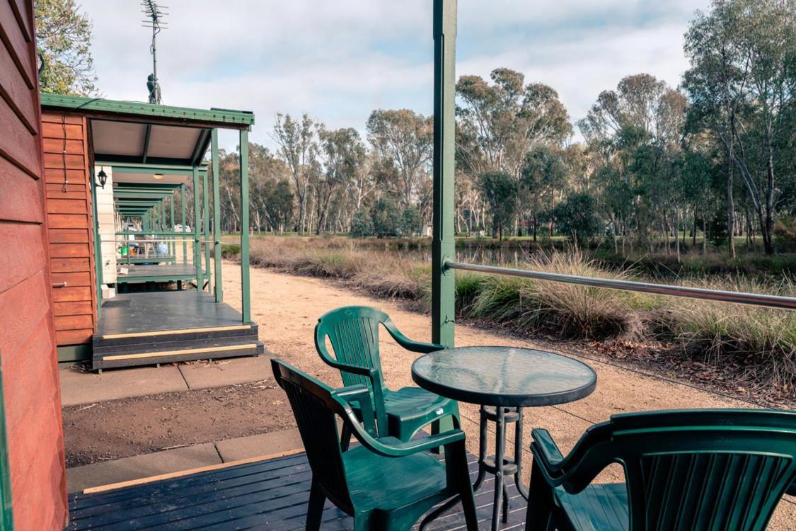 Victoria Lake Holiday Park シェパートン エクステリア 写真