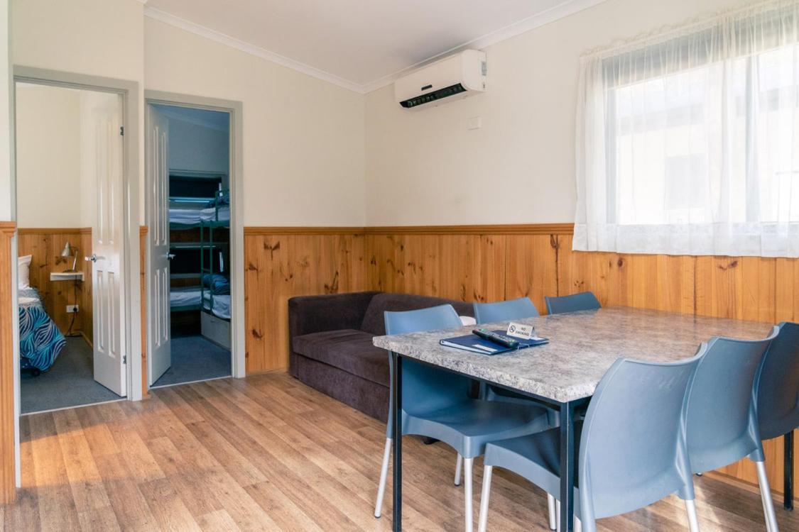 Victoria Lake Holiday Park シェパートン エクステリア 写真