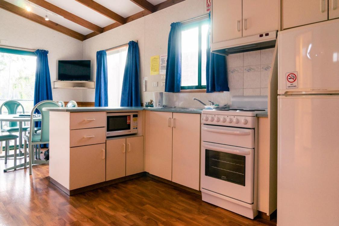 Victoria Lake Holiday Park シェパートン エクステリア 写真