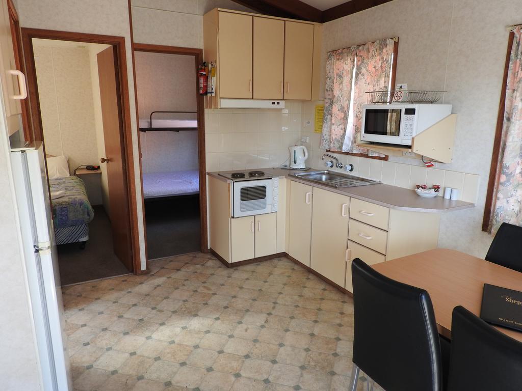 Victoria Lake Holiday Park シェパートン エクステリア 写真