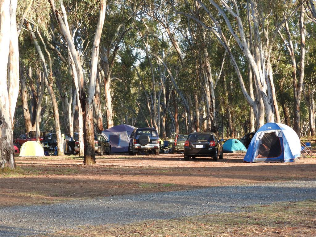 Victoria Lake Holiday Park シェパートン エクステリア 写真